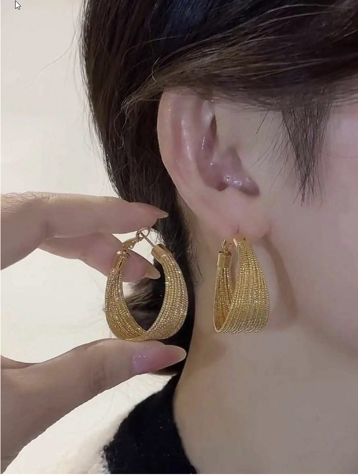 Danni - Hoop Earrings