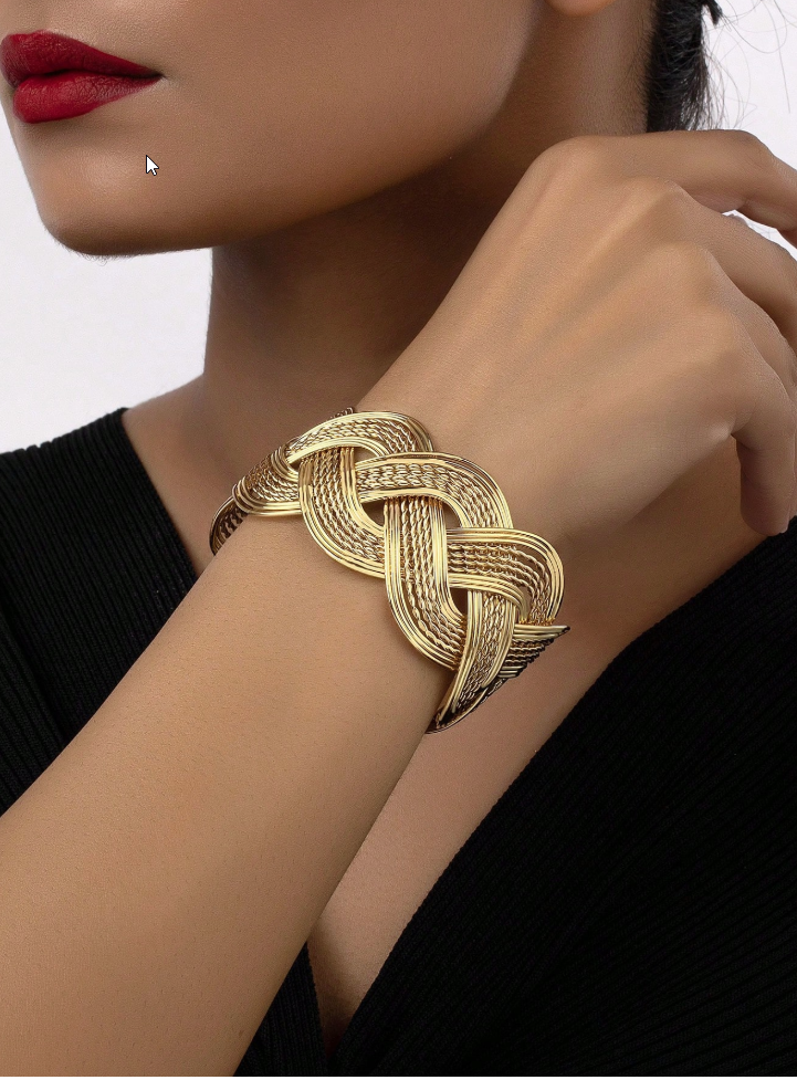 Belona - Twist Bangle