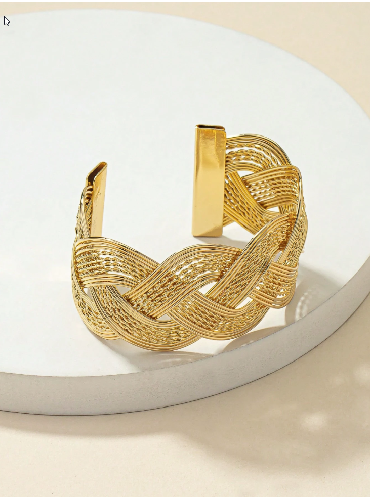 Belona - Twist Bangle