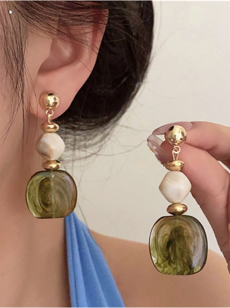 Janey - Drop Earrings