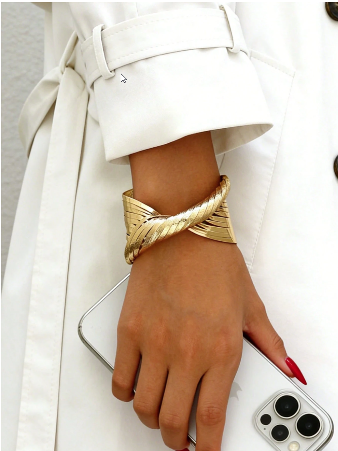 Eris - Twist Cuff Bangle