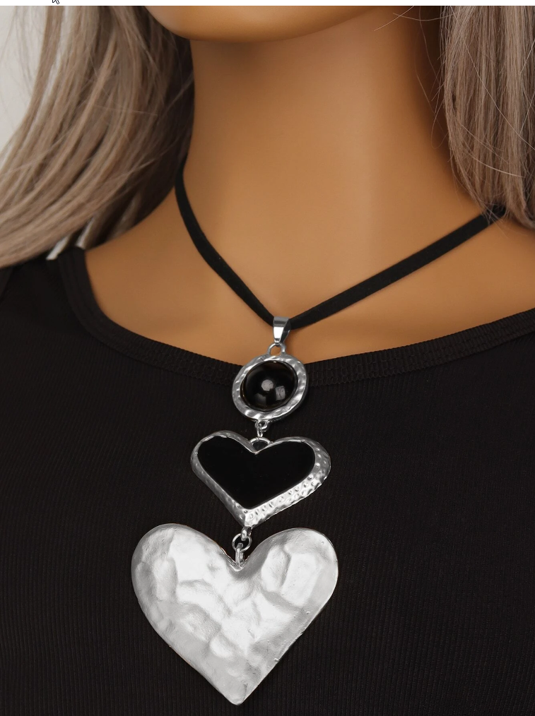 Molly - Chunky Heart Necklace