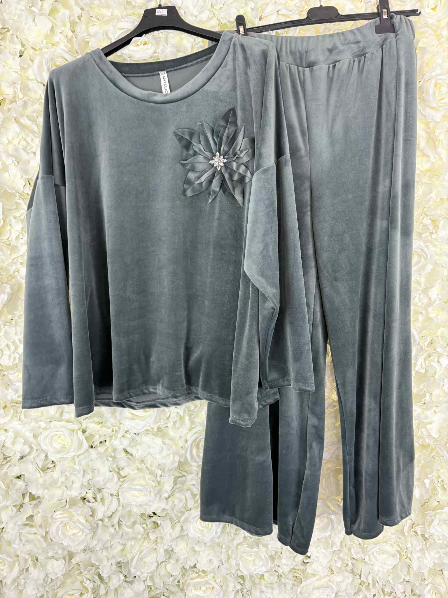 Avron - Velour Loungesuit 14 to 22/24