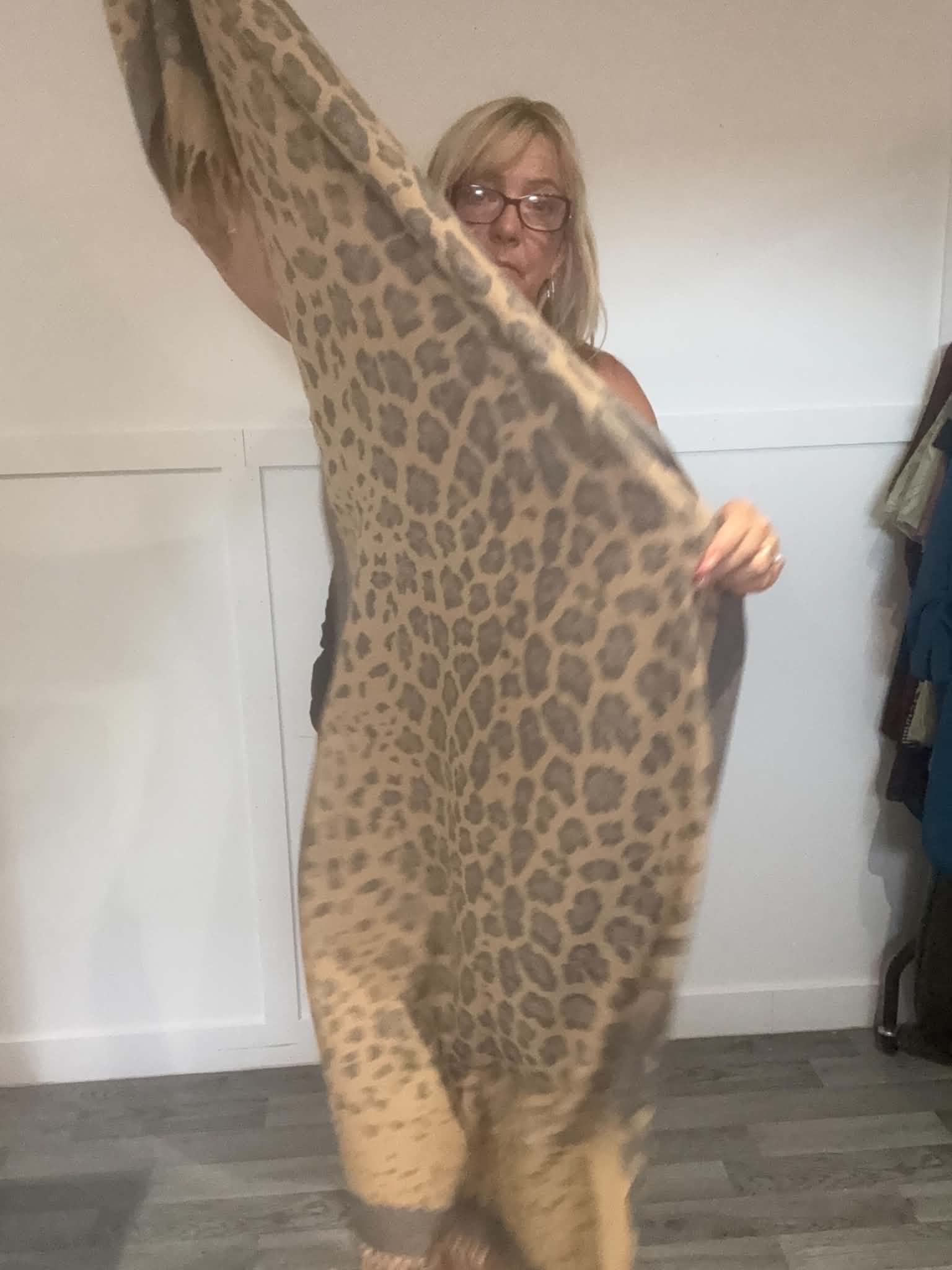 ORIANA - Reversible Animal Print Scarf